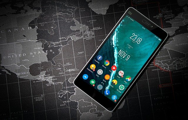 aplikace na mobilu na mapě
