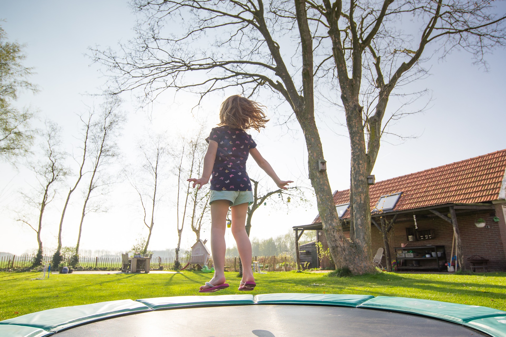 trampoline-2227667_1920